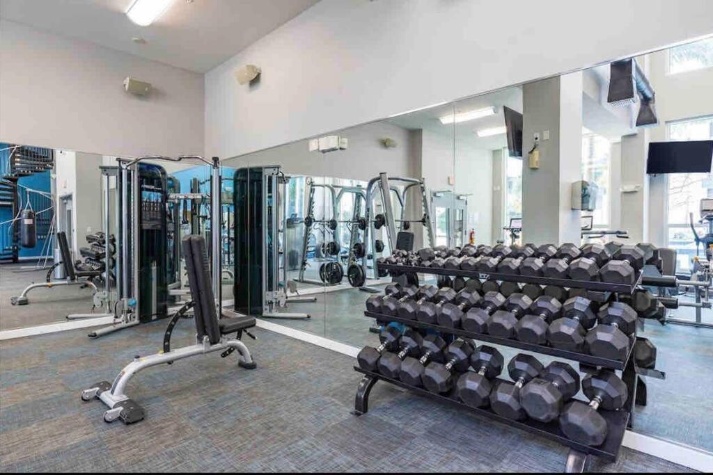Luxury Apt 3 Mins To Dt Tampa -Pool-Gym-Balcony Exterior foto