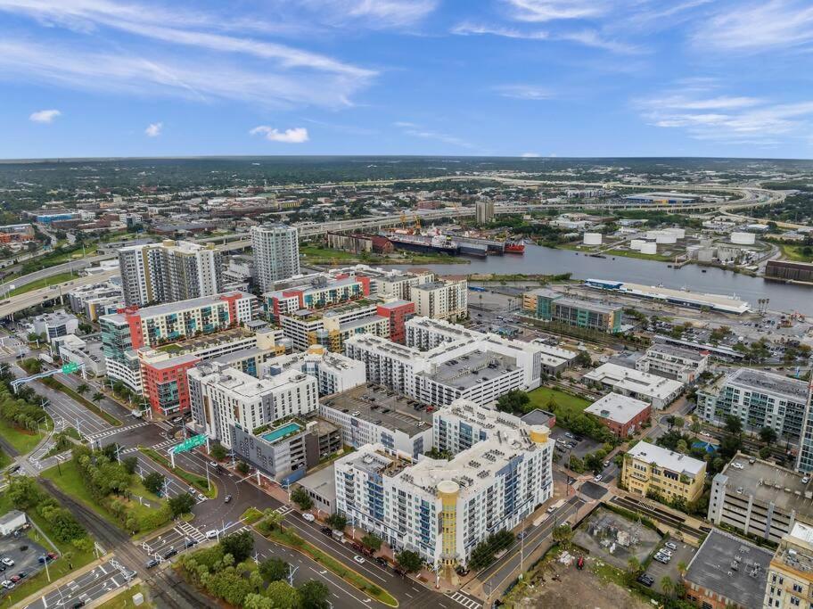 Luxury Apt 3 Mins To Dt Tampa -Pool-Gym-Balcony Exterior foto